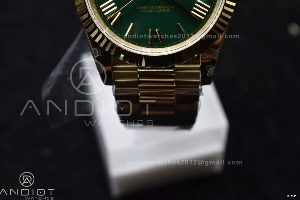President Gain Markers Bracelet Roman DayDate Green on V A3255 904L Dial Weight GMF EasyMatch YG Steel 754 40 0707